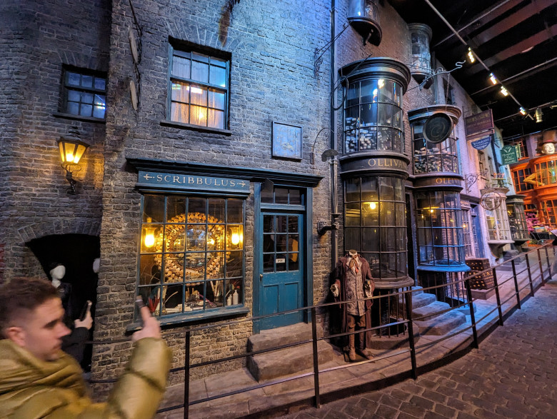 Winkelgasse (Diagon Alley) – Magie zum Anfassen in den Harry Potter Studios London